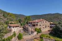 living - Casa rural de 1,014m² en venta en La Garrotxa, Girona - gallery thumbnail - 1