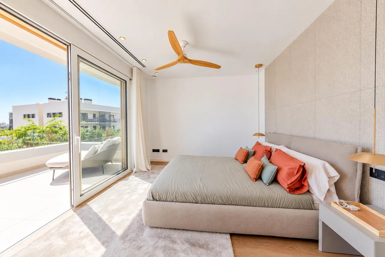 living - 480m² house / villa with 234m² garden for sale in Vallpineda - gallery - 3