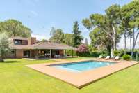 living - 392m² house / villa for sale in Godella / Rocafort - gallery thumbnail - 1
