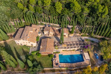 living - 1,642m² country house with 10,000m² garden for sale in El Gironés - featured