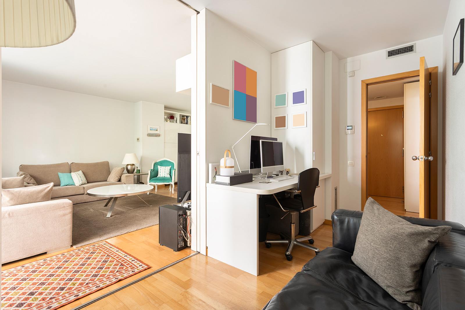 living - Piso de 110m² con 15m² terraza en venta en Eixample Izquierdo - gallery thumbnail - 9