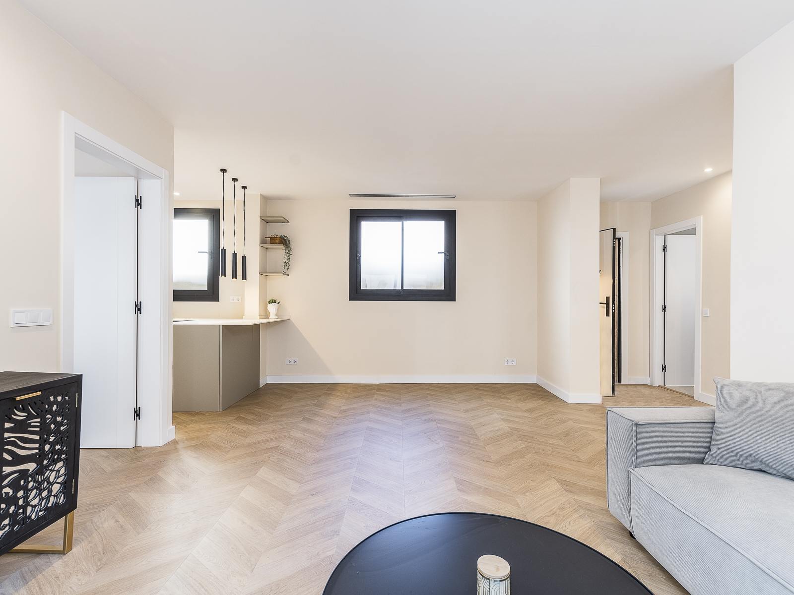 living - Piso de 80m² con 25m² terraza en venta en Sants-Badal - gallery thumbnail - 5