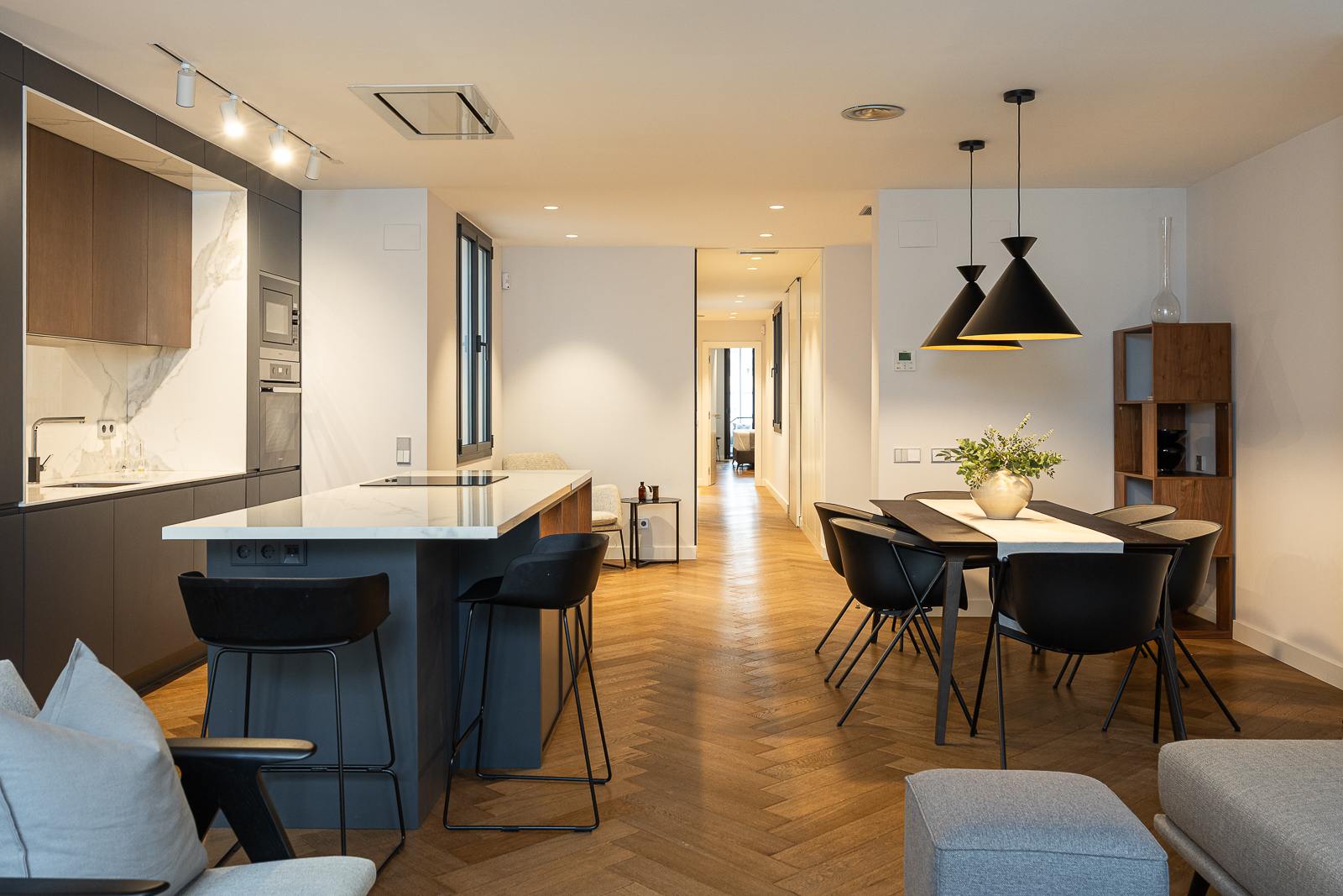 living - Piso de 147m² con 6m² terraza en venta en Eixample Izquierdo - gallery thumbnail - 8