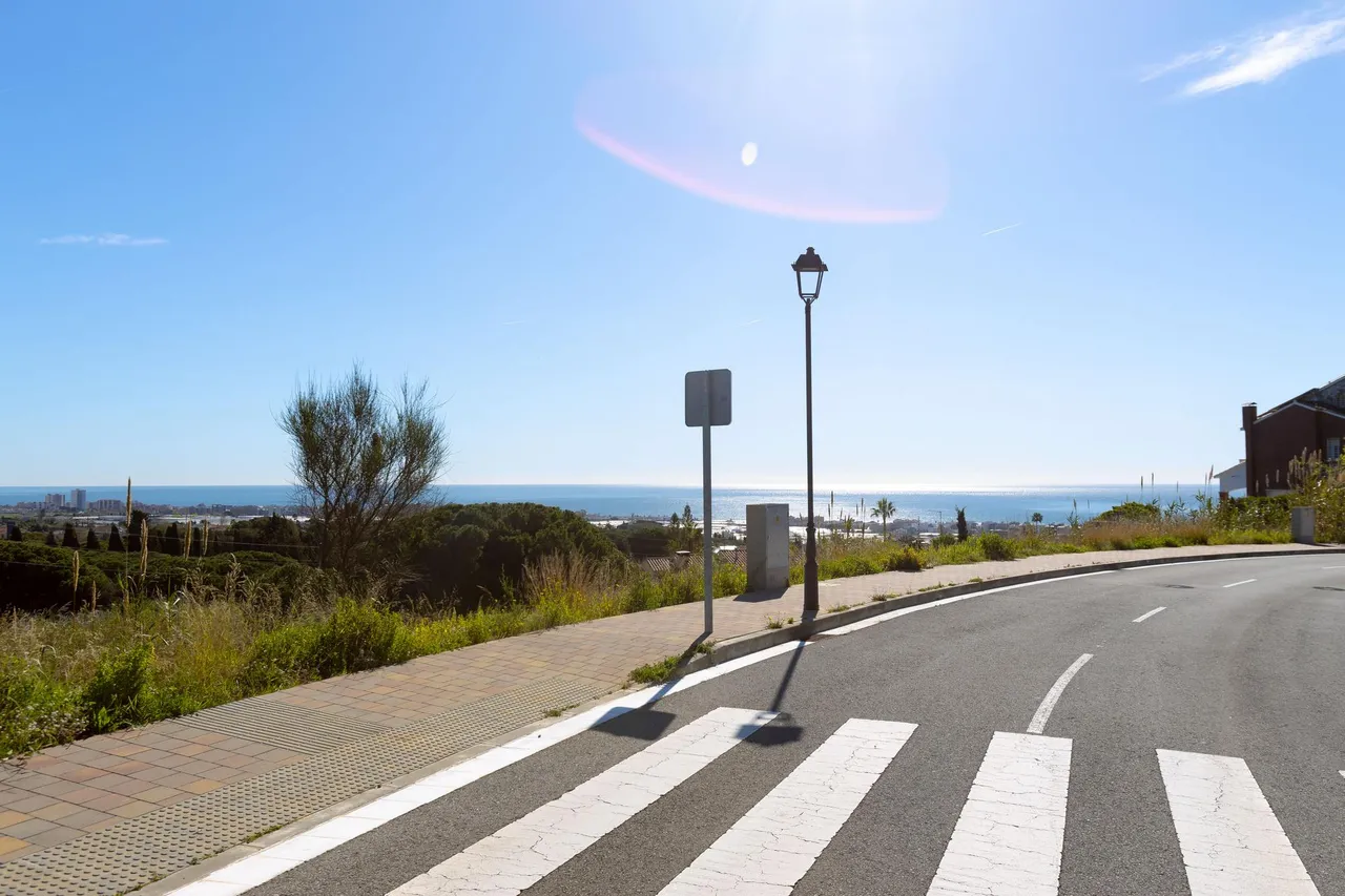living - 1,230m² plot for sale in Premià de Dalt, Barcelona - gallery - 7