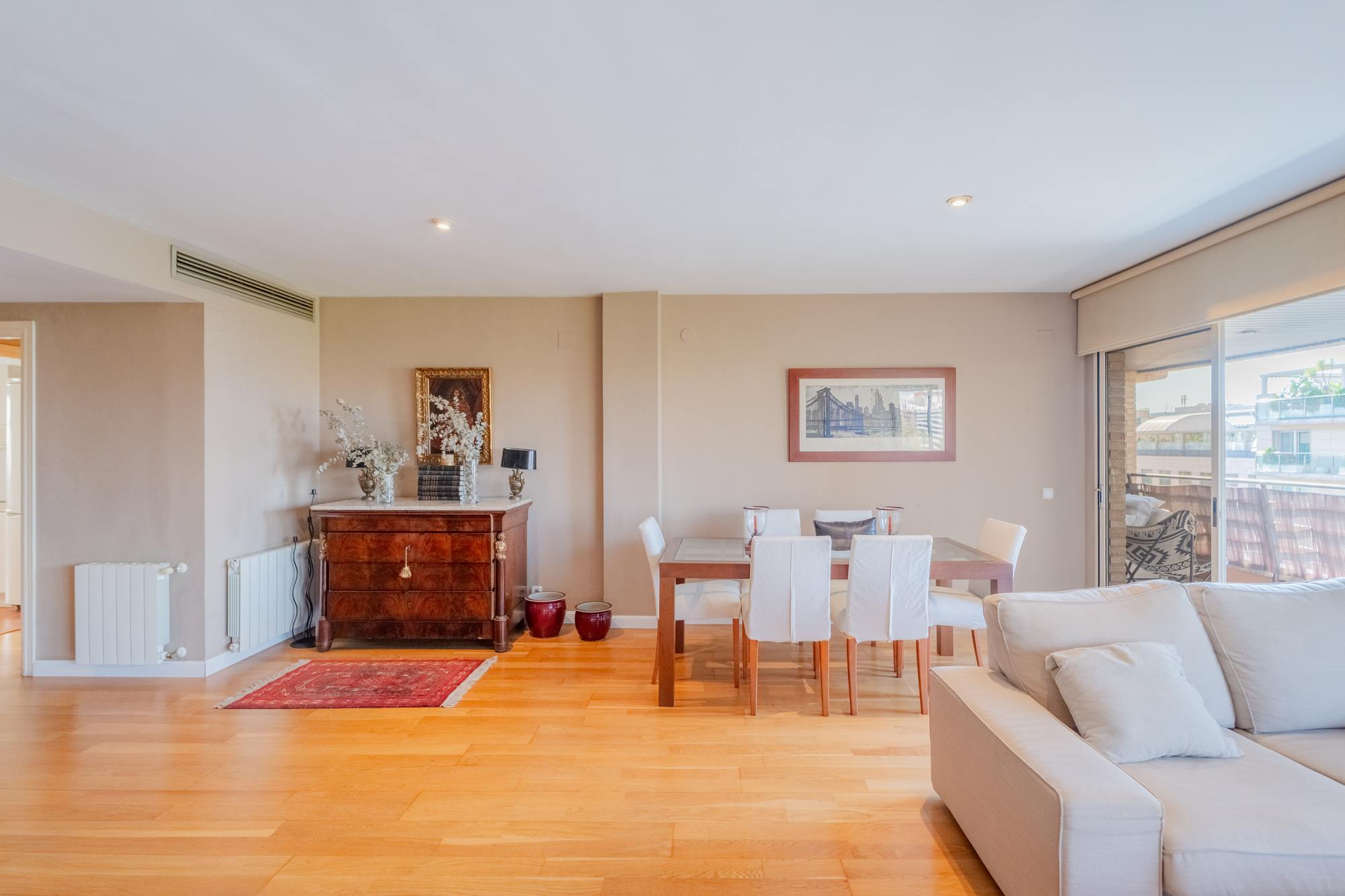 living - 206m² apartment with 24m² terrace for rent in El Pla del Real - gallery thumbnail - 4