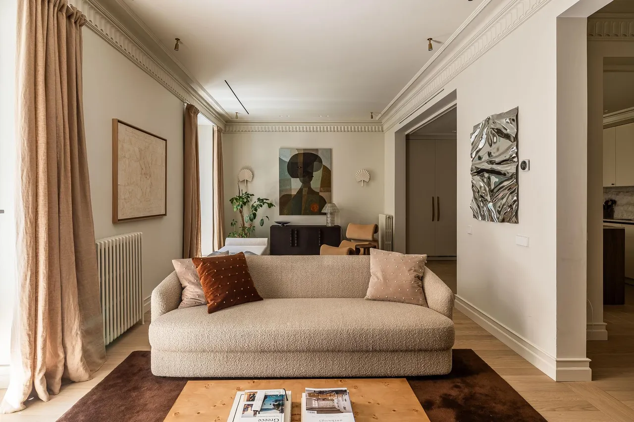 living - 322m² apartment for sale in Almagro, Madrid - gallery - 3