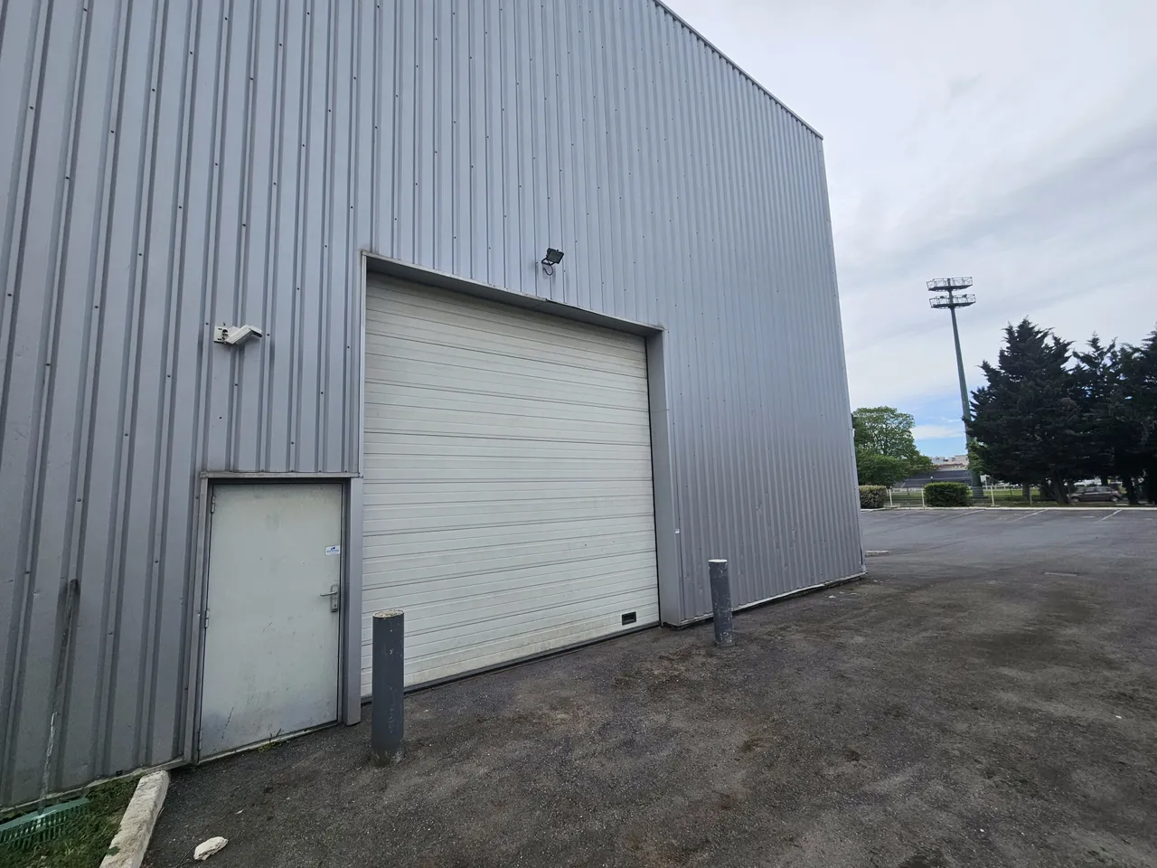 logistics - Warehouse / Offices For Rent - gallery - 10