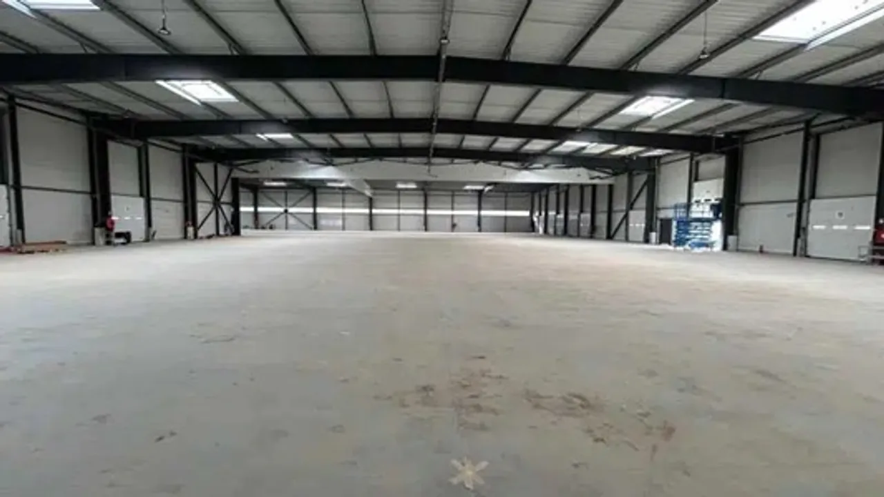 logistics - Entrepôt / Bureaux À Louer - gallery - 3
