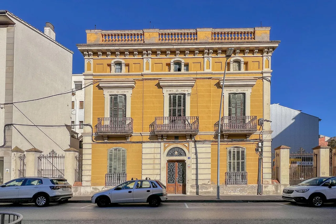 living - Edificio de 702m² con 600m² de jardín en venta en La Garrotxa - gallery - 2