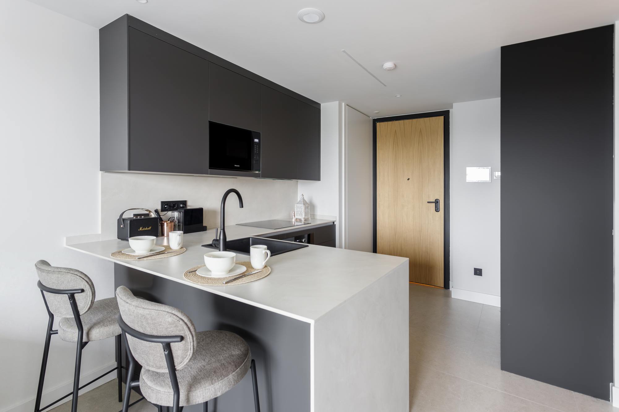living - Piso de 65m² con 8m² terraza en alquiler en Conde de Orgaz y Piovera - gallery - 7
