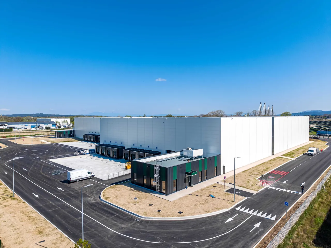 logistics - Warehouse / Offices For Rent - gallery - 6