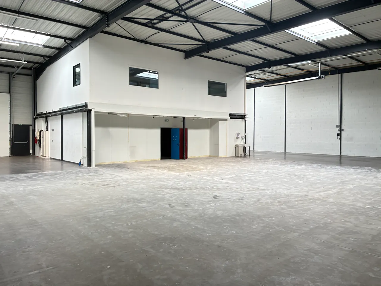 logistics - Light Industrial Premises / Offices For Rent - For Sale - gallery - 4