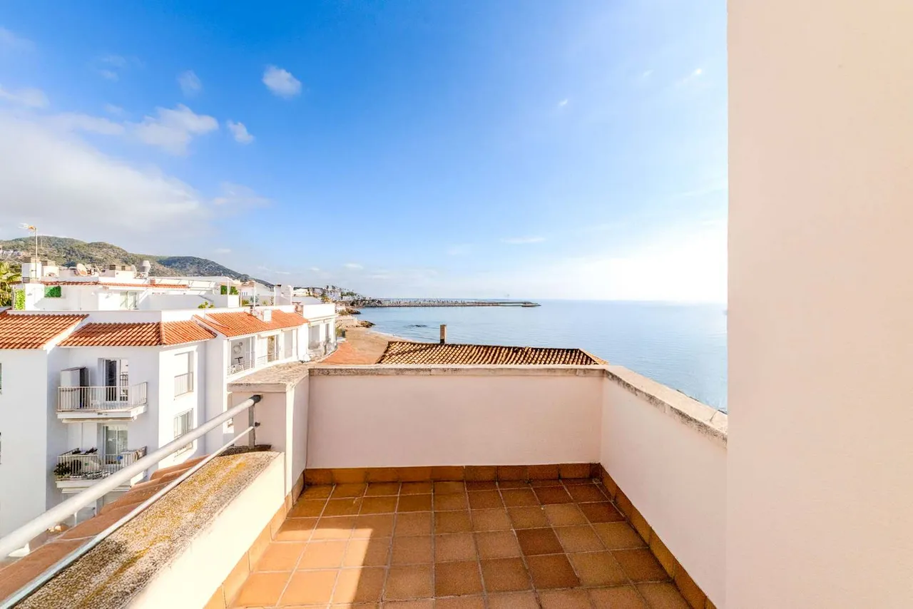 living - 89m² penthouse with 41m² terrace for sale in Sitges Town - gallery - 5