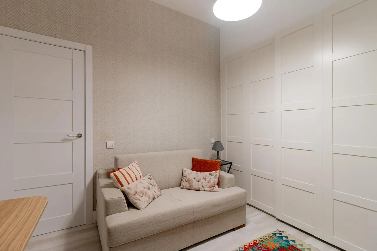 living - 104m² apartment for rent in Trafalgar, Madrid - gallery - 10