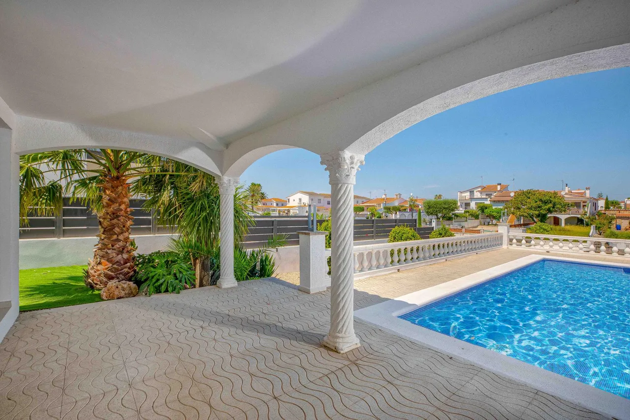 living - 131m² house / villa for sale in Empuriabrava, Costa Brava - gallery - 7