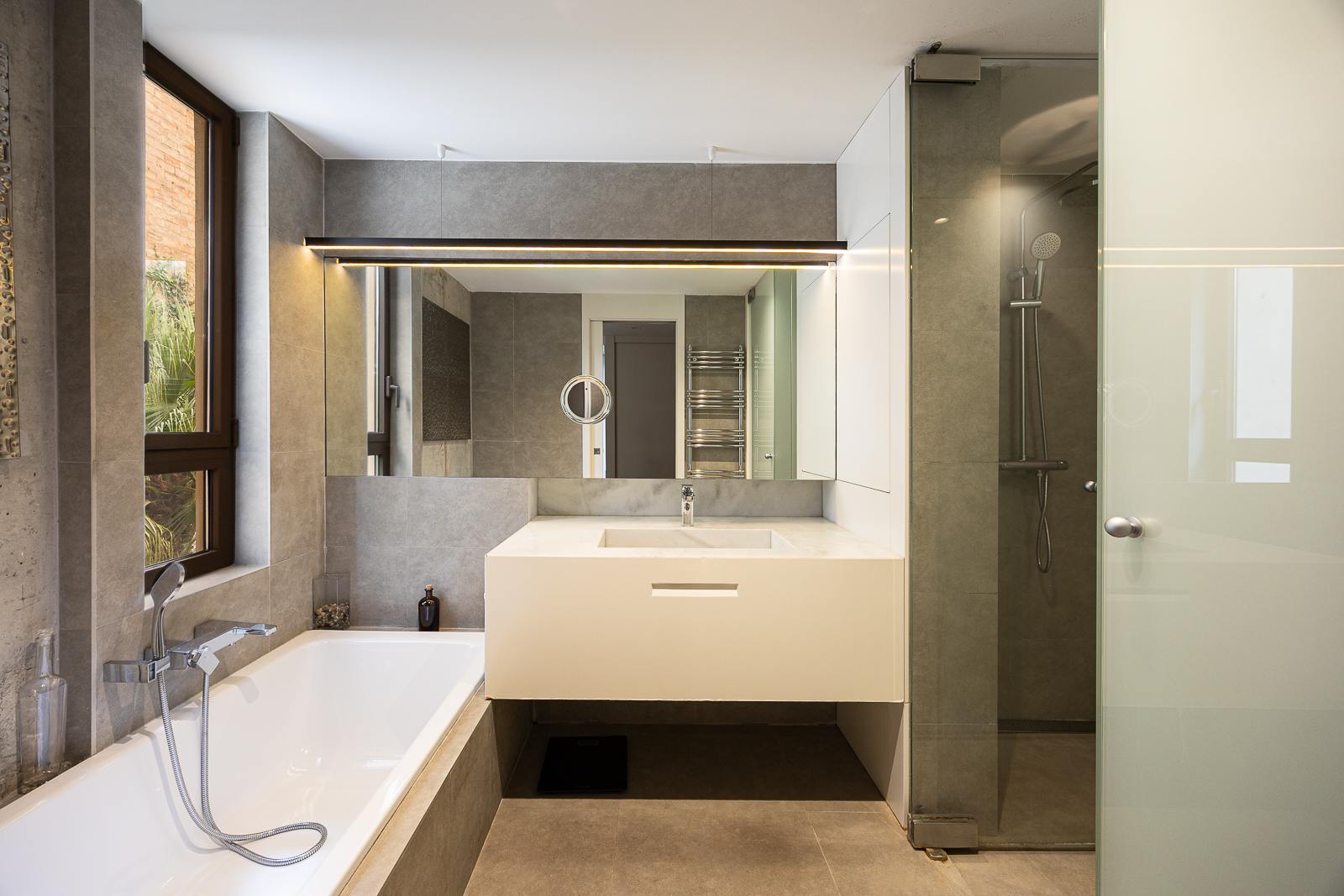 living - Casa / villa de 293m² con 100m² terraza en venta en Gràcia - gallery thumbnail - 6