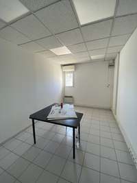 logistics - Activités / Bureaux À Louer - gallery thumbnail - 2
