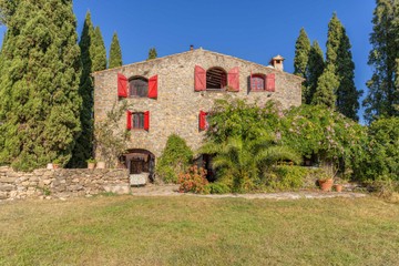 living - Casa rural de 390m² en venta en La Garrotxa, Girona - featured