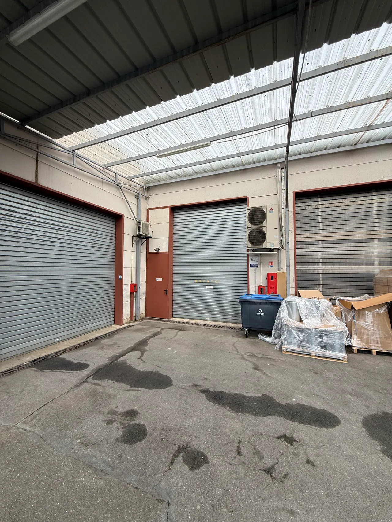 logistics - Local d’activités À Louer - gallery - 5