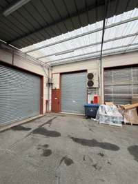 logistics - Local d’activités À Louer - gallery thumbnail - 5