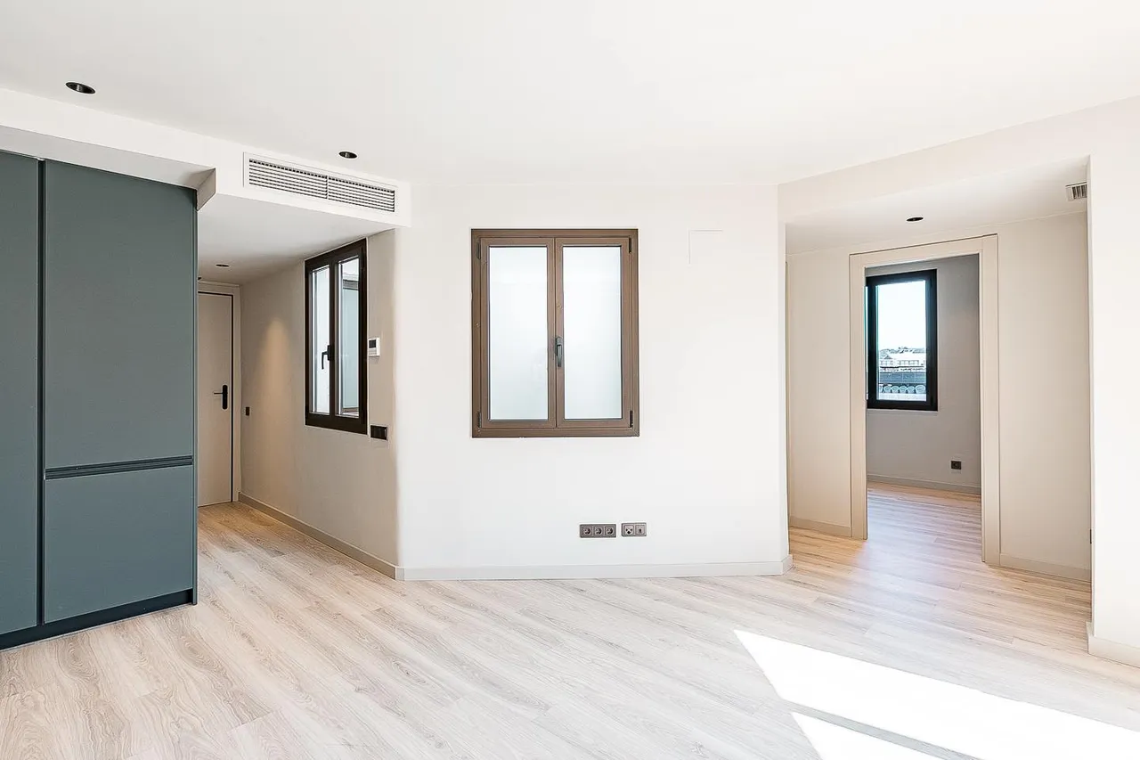 living - Ático de 62m² con 56m² terraza en venta en Eixample Derecho - gallery - 3