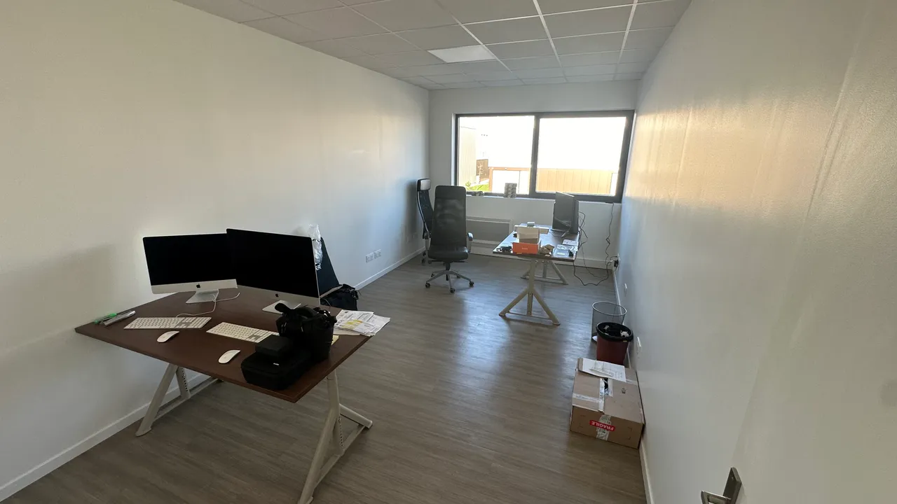 logistics - Activités / Bureaux À Louer - gallery - 3