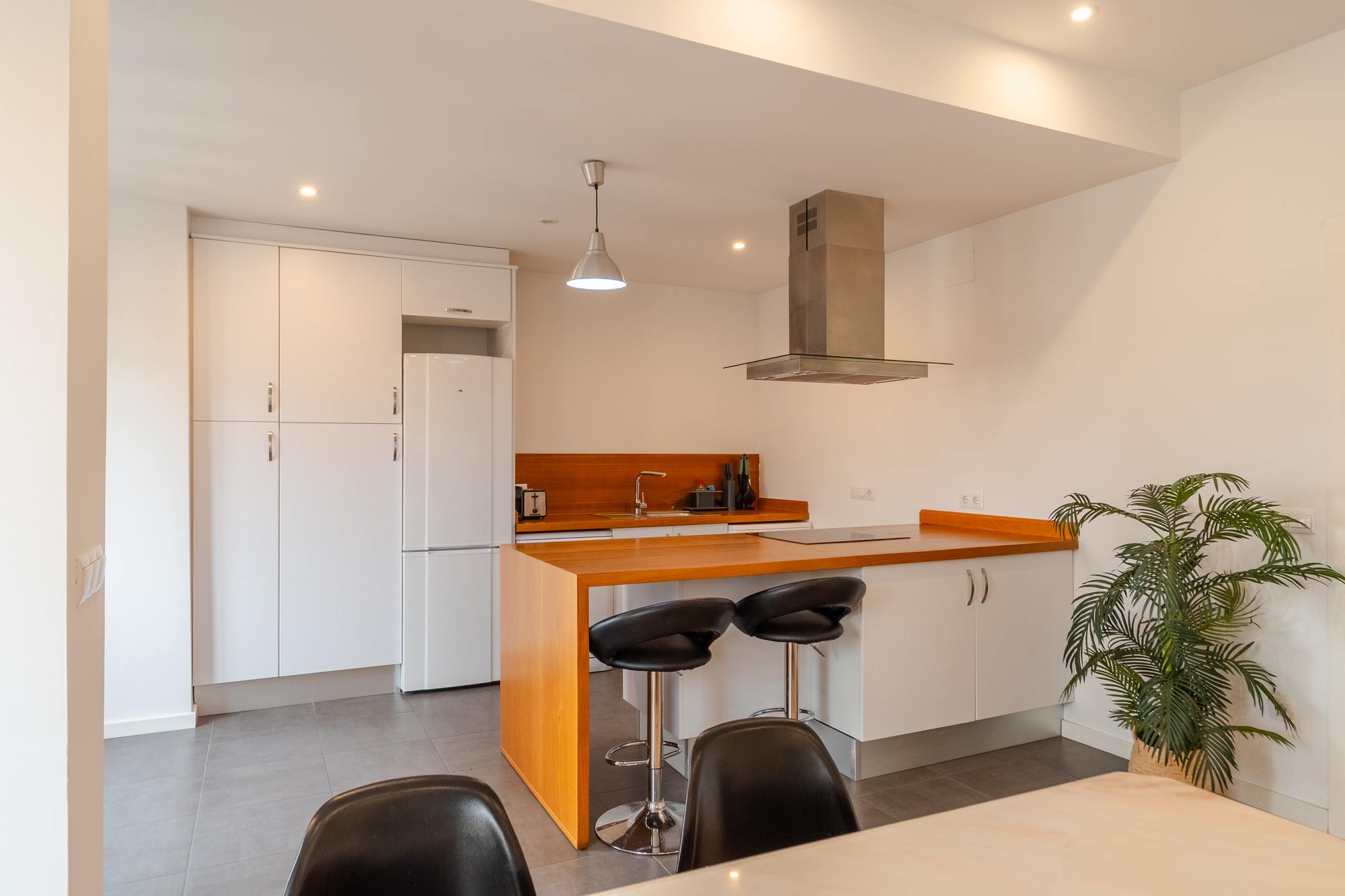 living - 117m² apartment for rent in Extramurs, Valencia - gallery thumbnail - 8