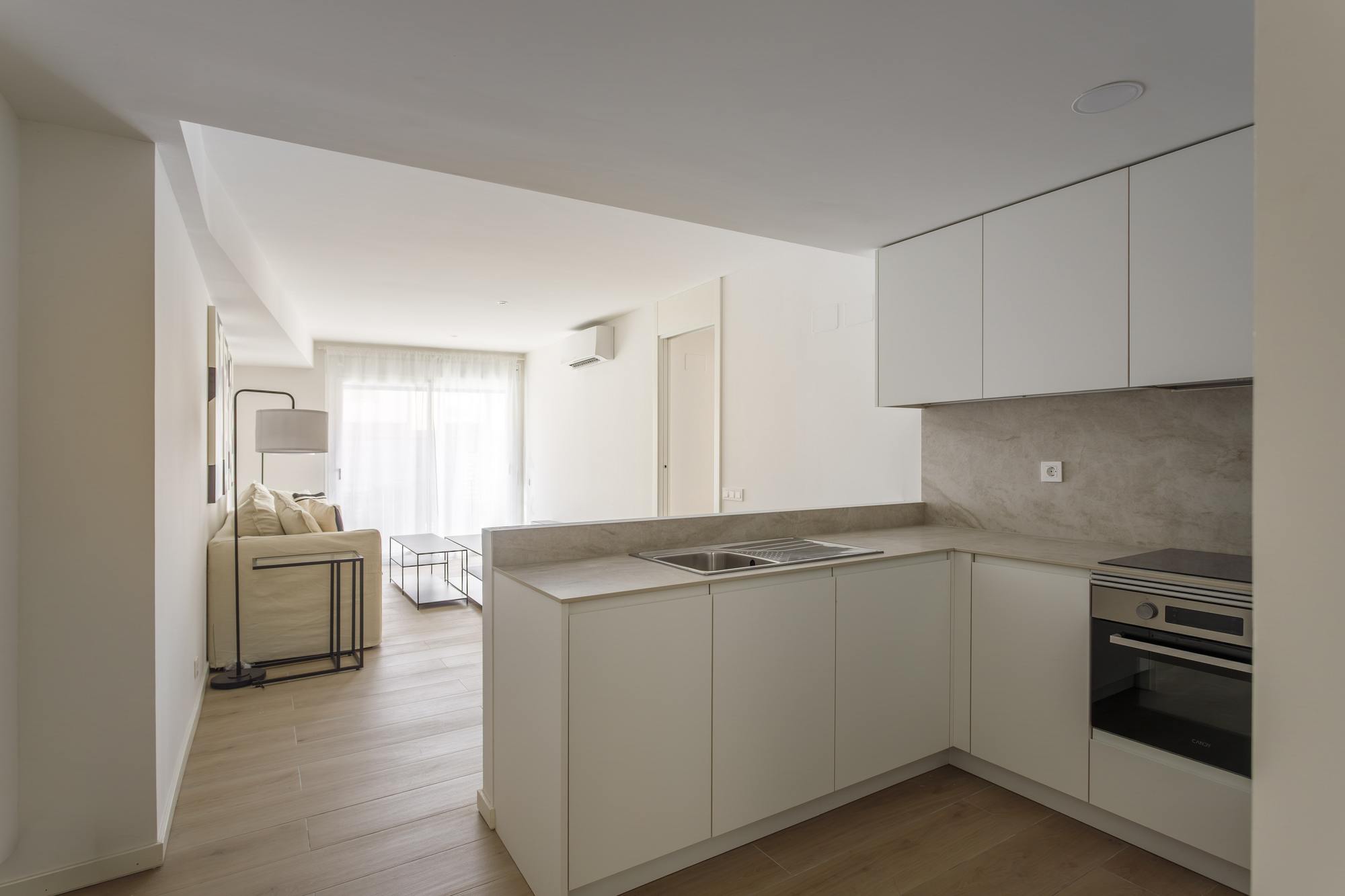 living - 70m² apartment for rent in Ventilla - Almenara, Madrid - gallery thumbnail - 8