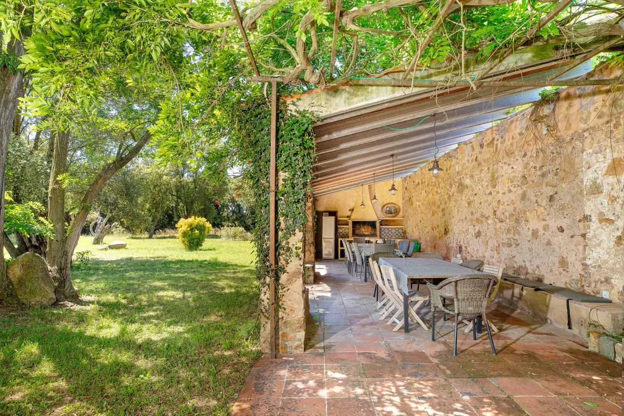 living - Casa rural de 627m² en venta en El Gironés, Girona - gallery - 10