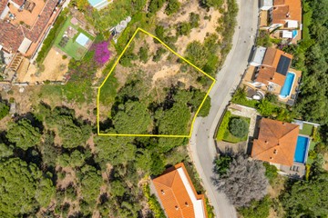 living - 810m² plot for sale in Lloret de Mar, Costa Brava - featured
