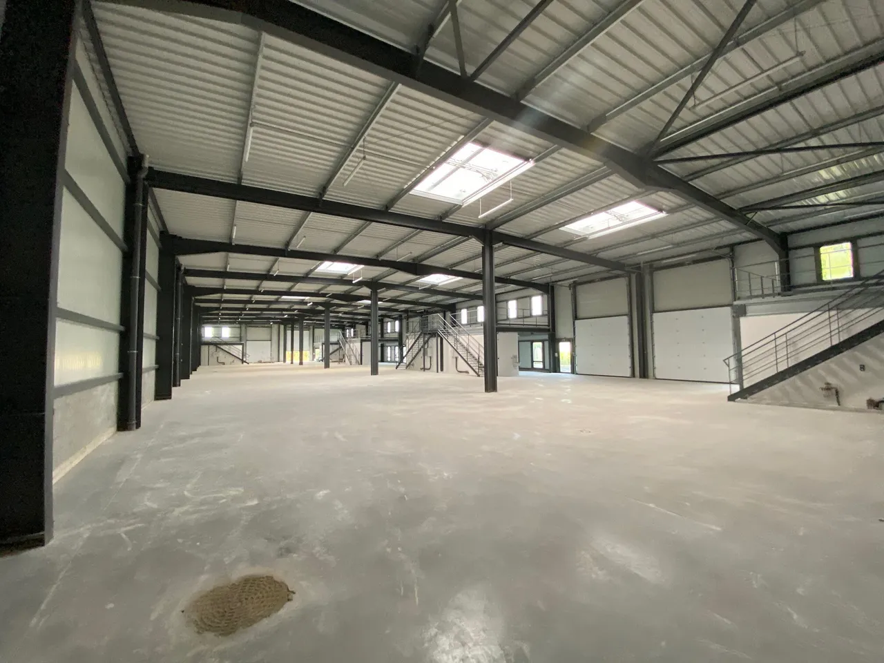 logistics - Light Industrial Premises / Offices For Rent - gallery - 7