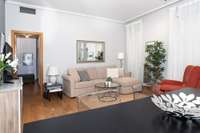 living - Piso de 97m² en alquiler en Cortes / Huertas, Madrid - gallery thumbnail - 1
