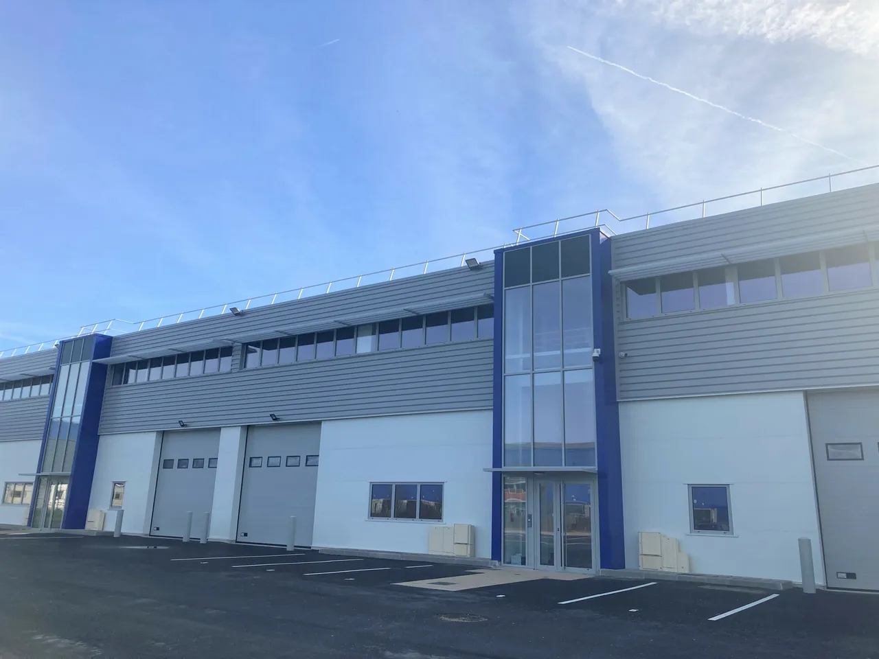 logistics - Light Industrial Premises / Offices For Rent - gallery - 2