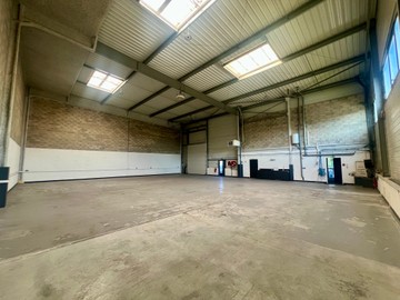 logistics - Activités / Bureaux À Louer - featured