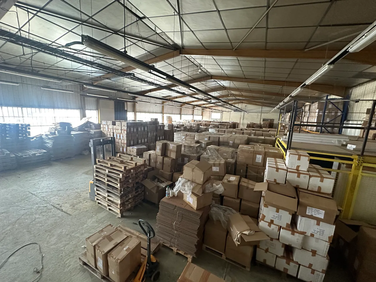 logistics - Entrepôt / Bureaux À Louer - gallery - 5