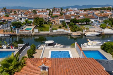 living - Casa / villa de 131m² en venta en Empuriabrava, Costa Brava - featured