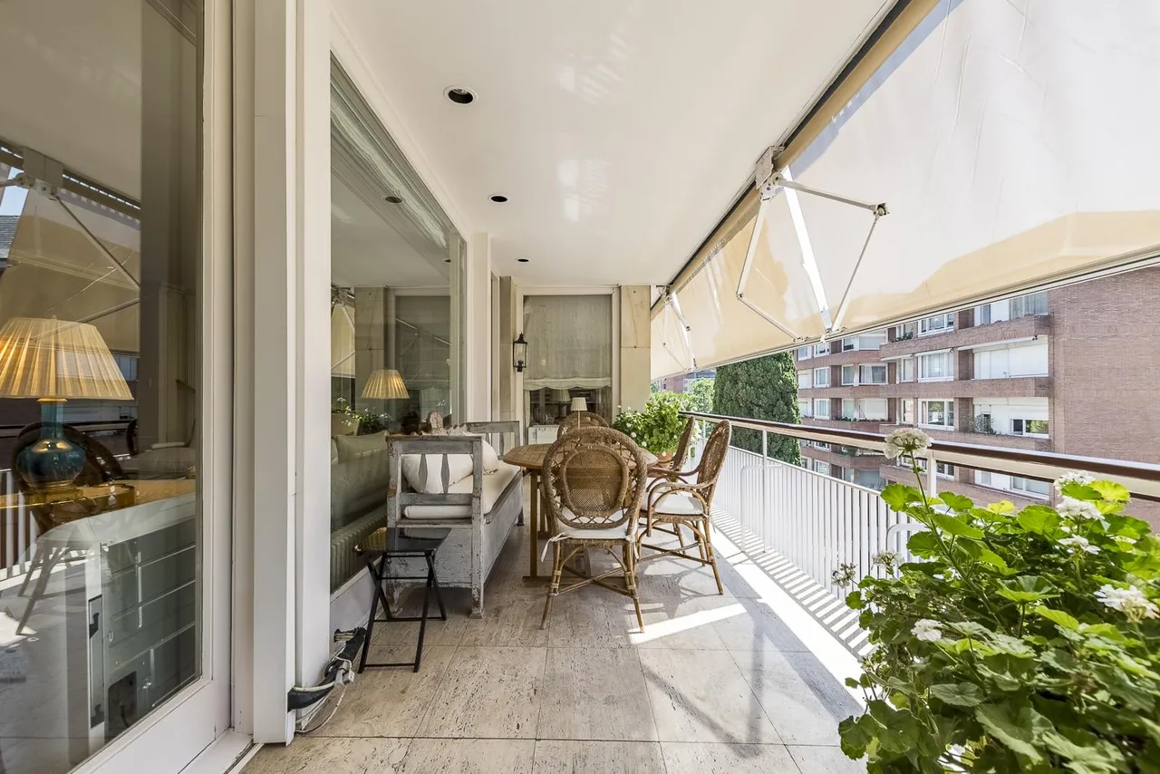 living - Piso de 500m² en venta en Turó Park, Barcelona - gallery - 8
