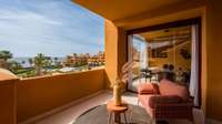 living - Piso de 134m² con 20m² terraza en venta en New Golden Mile - gallery thumbnail - 1