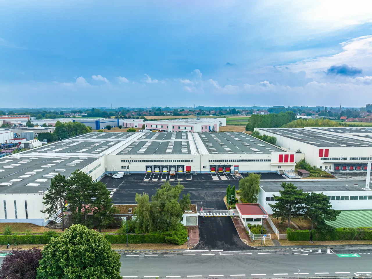 logistics - Logistics Warehouse For Rent - gallery - 3