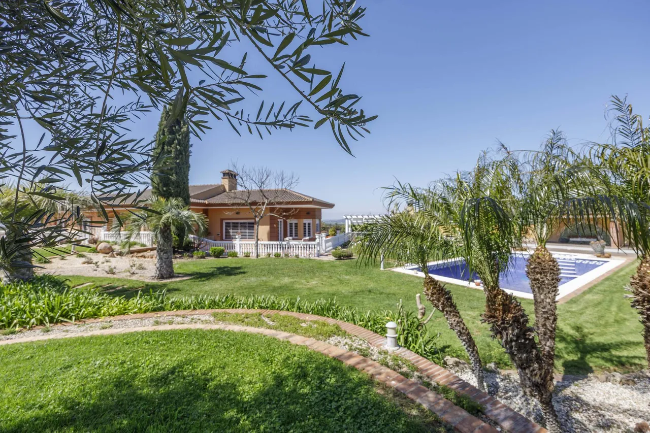 living - Masia de 699m² con 2,000m² de jardín en venta en Valencia Region - gallery - 4