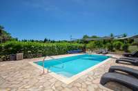 living - Casa rural de 1,385m² en venta en Baix Empordà, Girona - gallery thumbnail - 3