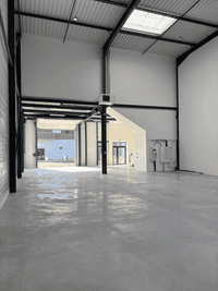 logistics - Activités / Bureaux À Louer - gallery thumbnail - 7
