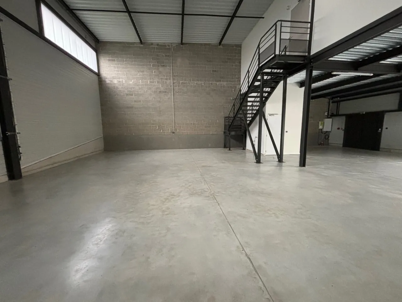logistics - Activités / Bureaux À Louer - gallery - 3