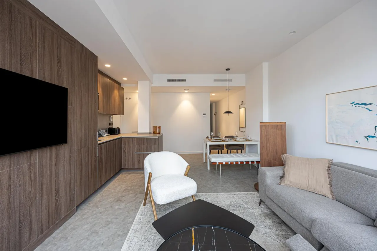 living - Edificio de 1,357m² en venta en Eixample Derecho, Barcelona - gallery - 8