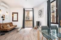 living - Piso de 77m² en venta en El Born, Barcelona - gallery thumbnail - 2