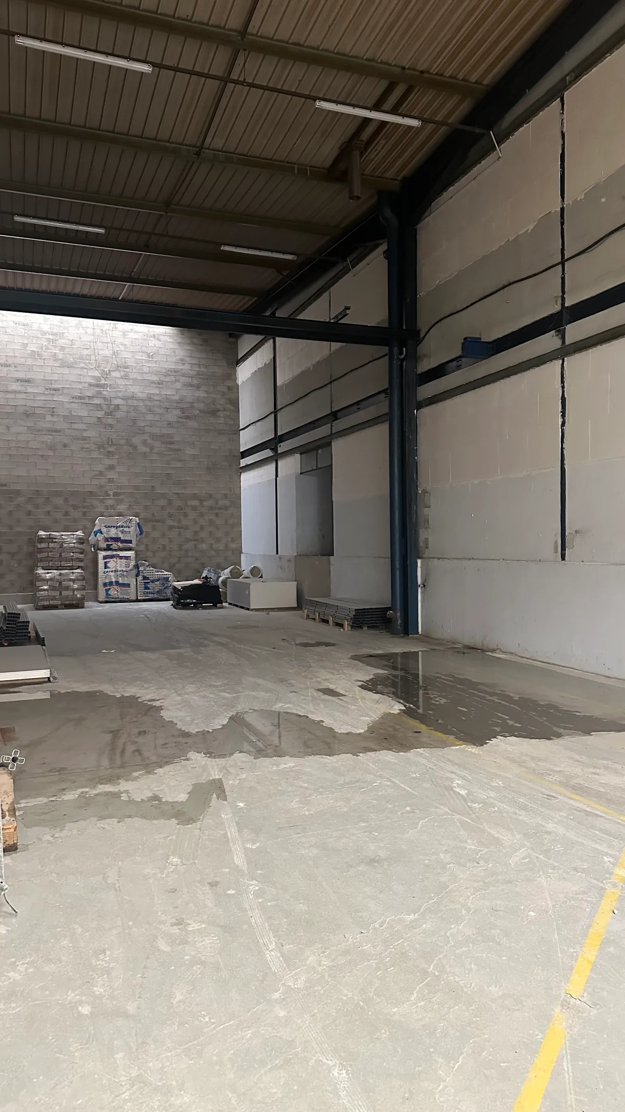 logistics - Light Industrial Premises / Offices For Rent - gallery - 4