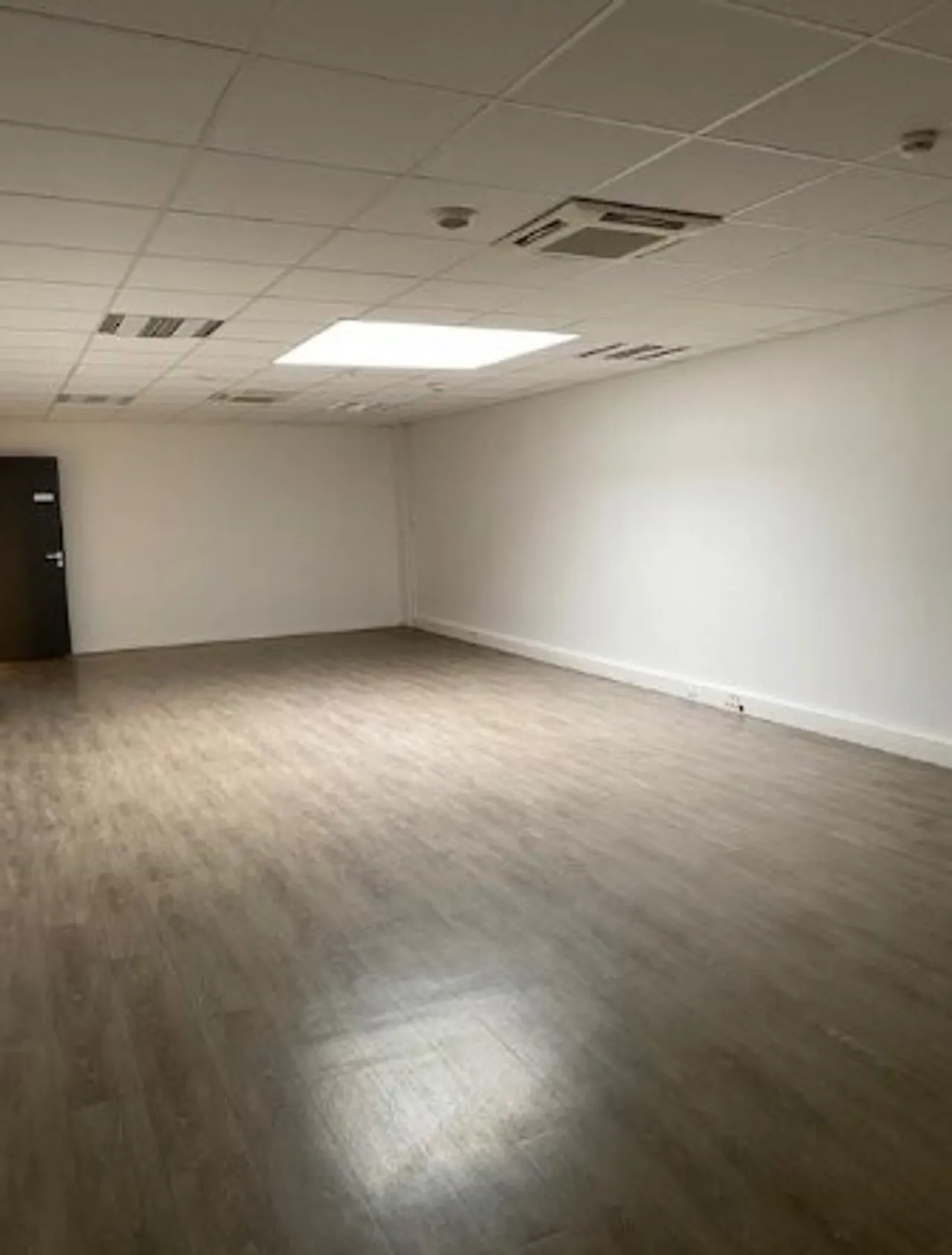 office - Bureaux À Louer - gallery - 9