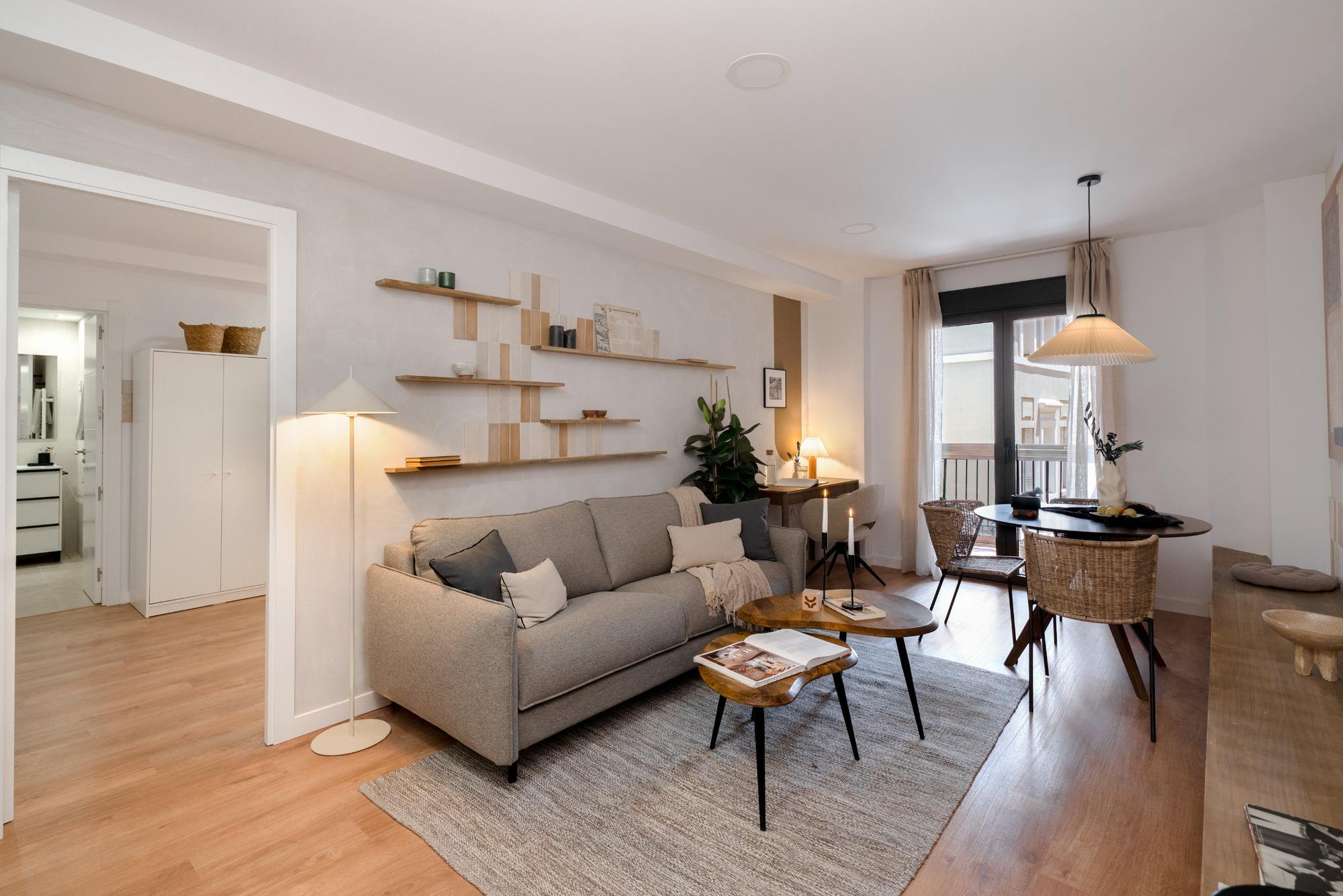 living - Piso de 73m² en venta en Universidad, Madrid - gallery thumbnail - 2