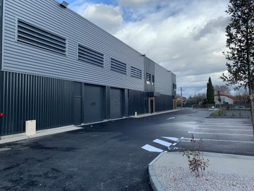 logistics - Local d’activités À Louer - featured