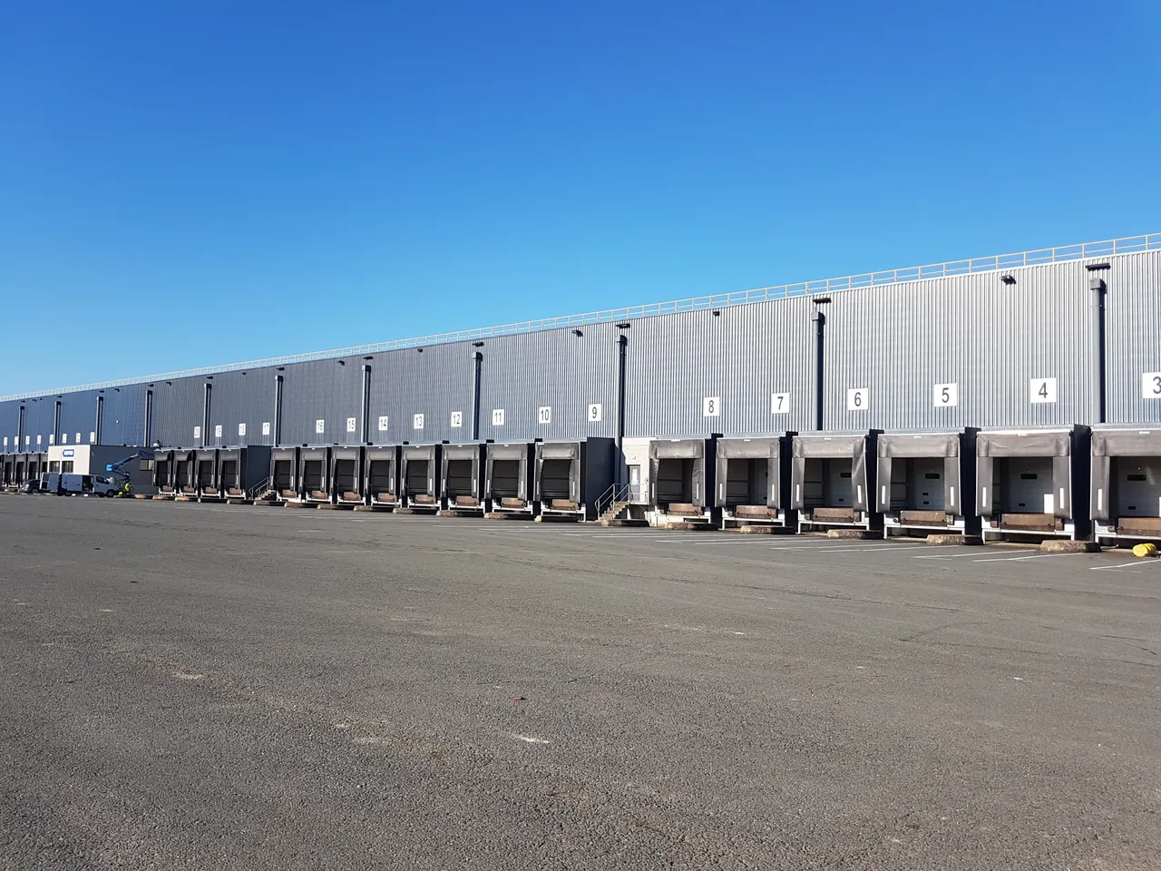 logistics - Entrepôt Logistique À Louer - gallery - 2